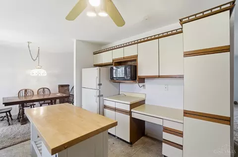 Kitchen - 4954 Beechwood Rd, Cincinnati, OH 45244 photo 3 of 3