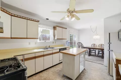 Kitchen - 4954 Beechwood Rd, Cincinnati, OH 45244 photo 2 of 3