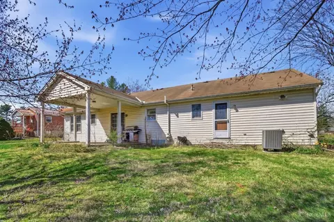 Exterior - 4954 Beechwood Rd, Cincinnati, OH 45244 photo 6 of 11