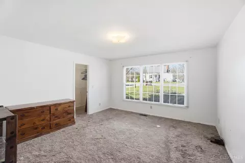 Bedroom - 4954 Beechwood Rd, Cincinnati, OH 45244 photo 1 of 4
