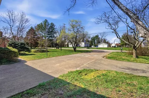 Exterior - 4954 Beechwood Rd, Cincinnati, OH 45244 photo 3 of 11