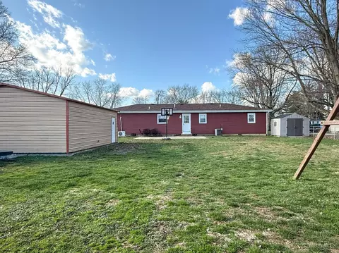 Exterior - 5545 Maple Grove Ave, Blanchester, OH 45107 photo 4 of 4