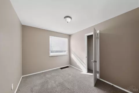 Bedroom - 700 Wilbud Dr, Cincinnati, OH 45205 photo 2 of 4