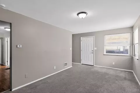 Living - 700 Wilbud Dr, Cincinnati, OH 45205 photo 3 of 4
