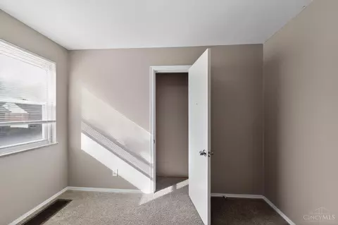 Bedroom - 700 Wilbud Dr, Cincinnati, OH 45205 photo 3 of 4