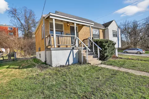 Exterior - 700 Wilbud Dr, Cincinnati, OH 45205 photo 2 of 4