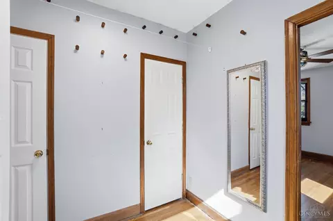 Entry Way - 1034 Rutledge Ave, Cincinnati, OH 45205 photo 4 of 9