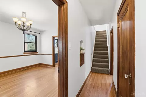 Entry Way - 1034 Rutledge Ave, Cincinnati, OH 45205 photo 3 of 9