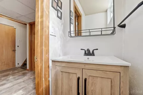 Bath - 1034 Rutledge Ave, Cincinnati, OH 45205 photo 10 of 10