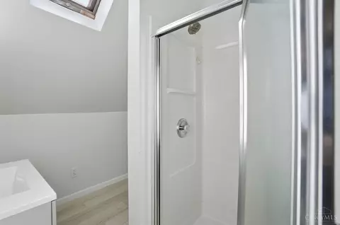 Bath - 1034 Rutledge Ave, Cincinnati, OH 45205 photo 7 of 10
