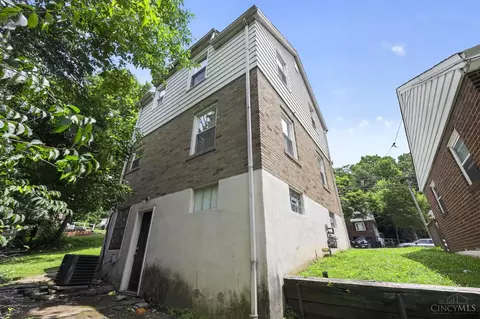 Exterior - 2843 Robert Ave, Cincinnati, OH 45211 photo 3 of 5