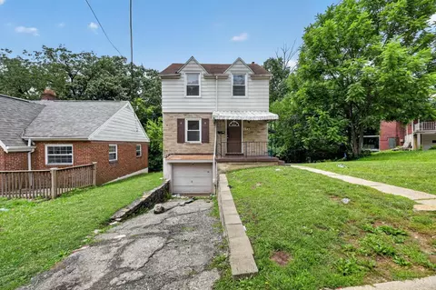 Exterior - 2843 Robert Ave, Cincinnati, OH 45211 photo 4 of 5