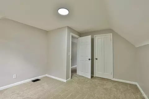 Bedroom - 6402 Mayflower Ave, Golf Manor, OH 45237 photo 7 of 7