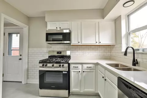 Kitchen - 6402 Mayflower Ave, Golf Manor, OH 45237 photo 2 of 3