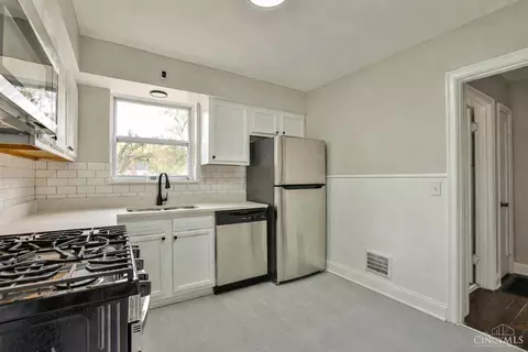 Kitchen - 6402 Mayflower Ave, Golf Manor, OH 45237 photo 3 of 3