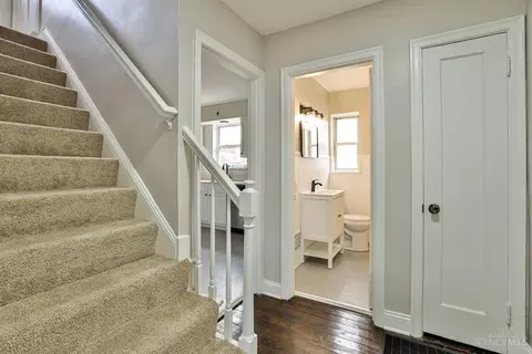 Entry Way - 6402 Mayflower Ave, Golf Manor, OH 45237 photo 2 of 2