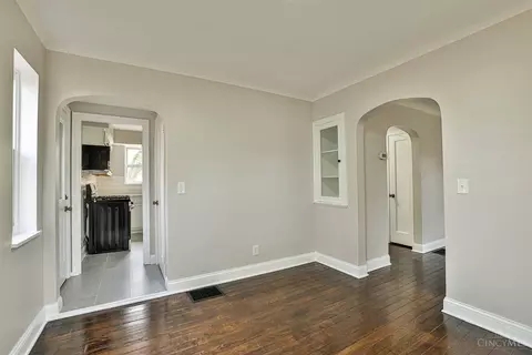 Entry Way - 6402 Mayflower Ave, Golf Manor, OH 45237 photo 1 of 2