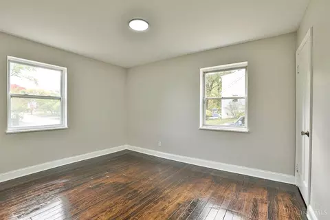 Bedroom - 6402 Mayflower Ave, Golf Manor, OH 45237 photo 2 of 7
