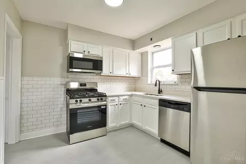 Kitchen - 6402 Mayflower Ave, Golf Manor, OH 45237 photo 1 of 3