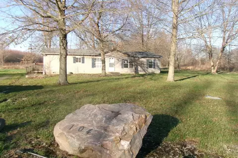 104 Country Way Ln, Bethel, OH 45106