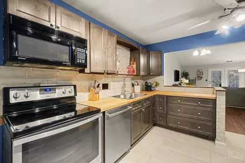 Kitchen - 837 Neeb Rd, Delhi, OH 45233 photo 2 of 3