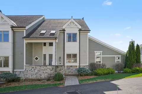 5971 Woodland Ln, Cincinnati, OH 45227