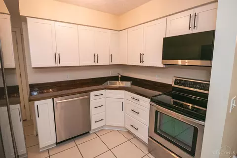 Kitchen - 5024 Brant Rd, Morrow, OH 45152 photo 1 of 2