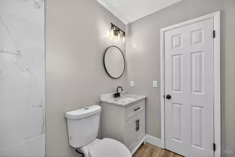 Bath - 2351 Mercury Ave, Cincinnati, OH 45231 photo 2 of 6