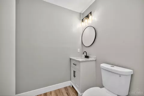 Bath - 2351 Mercury Ave, Cincinnati, OH 45231 photo 6 of 6