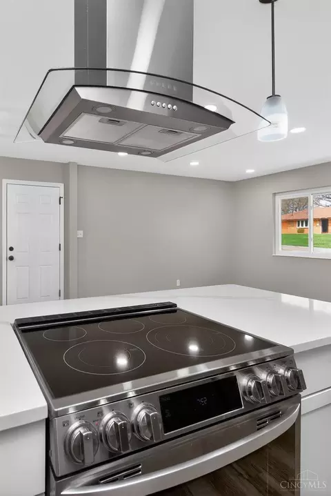 Kitchen - 2351 Mercury Ave, Cincinnati, OH 45231 photo 6 of 6