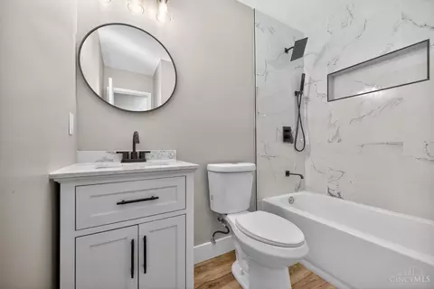 Bath - 2351 Mercury Ave, Cincinnati, OH 45231 photo 4 of 6