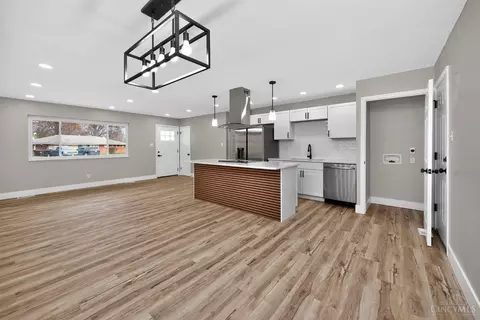 Living - 2351 Mercury Ave, Cincinnati, OH 45231 photo 7 of 7