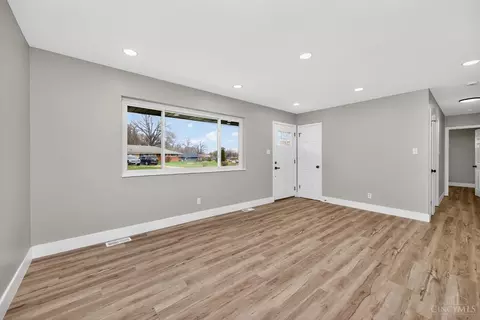 Living - 2351 Mercury Ave, Cincinnati, OH 45231 photo 3 of 7