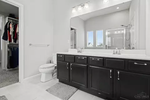 Bath - 4677 Hampton Pointe Dr, Cincinnati, OH 45248 photo 3 of 4
