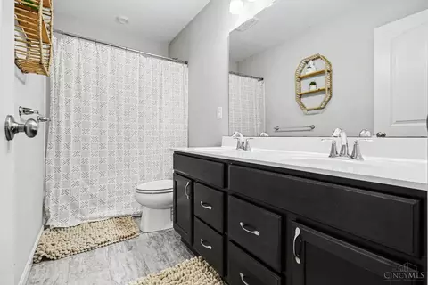 Bath - 4677 Hampton Pointe Dr, Cincinnati, OH 45248 photo 4 of 4