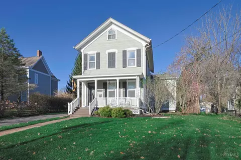 1075 Willow Ave, Glendale, OH 45246