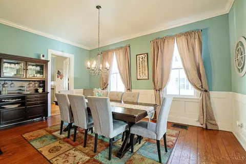 Dining - 1075 Willow Ave, Glendale, OH 45246 photo 3 of 5