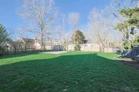 Exterior - 1075 Willow Ave, Glendale, OH 45246 photo 9 of 13
