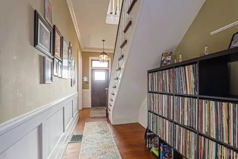 Entry Way - 1075 Willow Ave, Glendale, OH 45246 photo 2 of 4