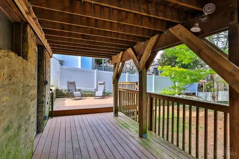 Exterior - 982 Hatch St, Cincinnati, OH 45208 photo 12 of 15