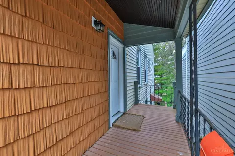 Exterior - 982 Hatch St, Cincinnati, OH 45208 photo 2 of 15