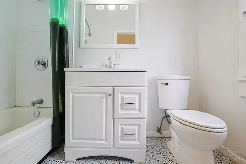 Bath - 982 Hatch St, Cincinnati, OH 45208 photo 4 of 4