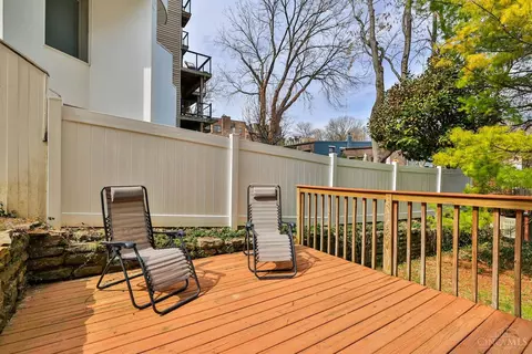 Exterior - 982 Hatch St, Cincinnati, OH 45208 photo 13 of 15