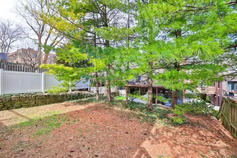 Exterior - 982 Hatch St, Cincinnati, OH 45208 photo 7 of 15