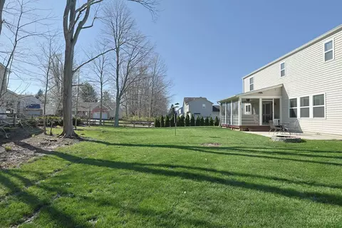 Exterior - 1117 Stableview Cir, Hamilton Township, OH 45039 photo 7 of 10