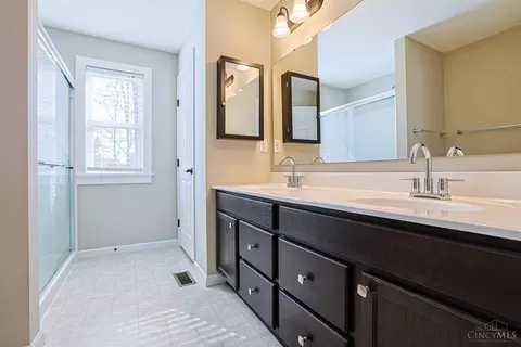Bath - 1117 Stableview Cir, Hamilton Township, OH 45039 photo 1 of 4