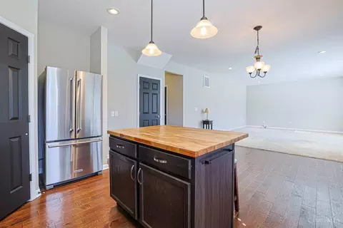 Kitchen - 1117 Stableview Cir, Hamilton Township, OH 45039 photo 4 of 4