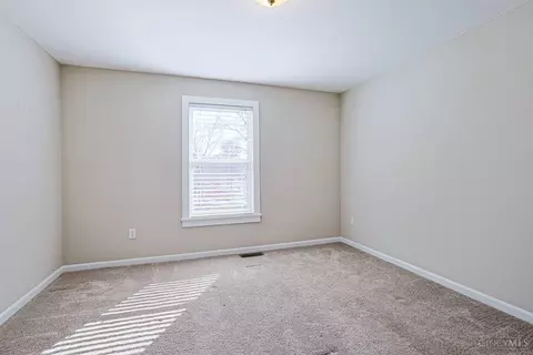 Bedroom - 1117 Stableview Cir, Hamilton Township, OH 45039 photo 5 of 8