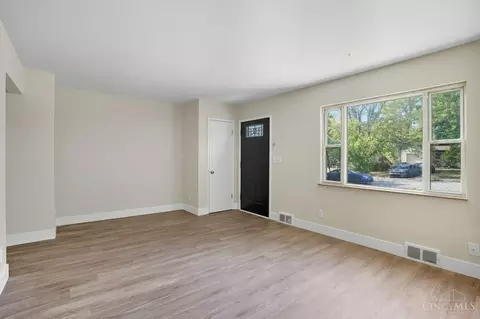 10060 Ronnie Rd, Woodlawn, OH 45215 photo 4