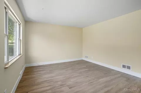 10060 Ronnie Rd, Woodlawn, OH 45215 photo 6